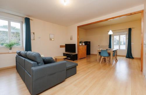 Lhommaize Apartment | Family-Friendly Apartment Near Futuroscope with High Ratings