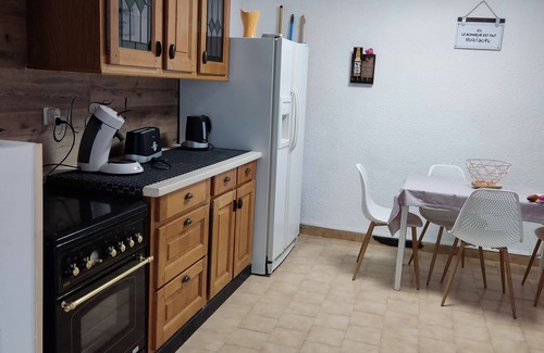 Castelnau-de-Guers House | Charming Duplex in a Quaint Village, 15km from Beaches