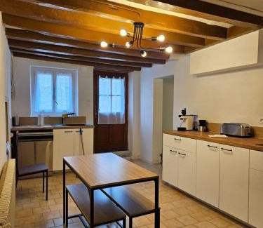Orbigny House | Maison Ed'Or: Family-Friendly Getaway Near Beauval Zoo