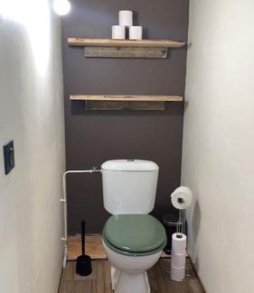 Entrechaux House | Enchanting Maison en bois: Pet & Child Friendly Retreat