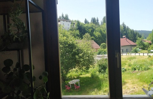 Rochejean House | Riverside Retreat: Family-Friendly & Wheelchair Accessible