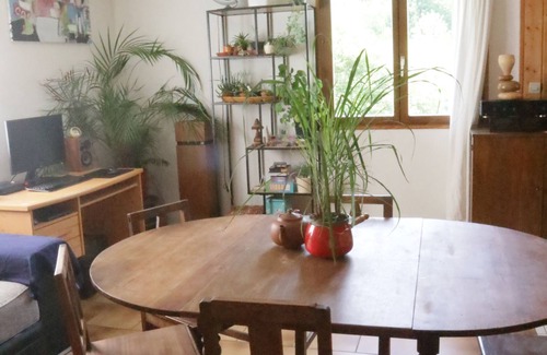 Rochejean House | Riverside Retreat: Family-Friendly & Wheelchair Accessible