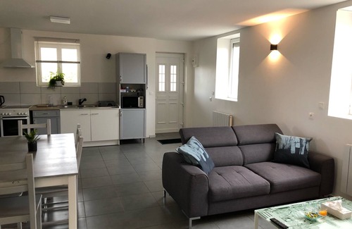 Puylaurens Cottage | Charming Country Retreat with Beautiful Covered Terrace