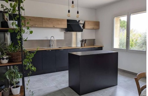 Sorgues Apartment | Elegant Maison en Campagne with Private Pool Near Avignon