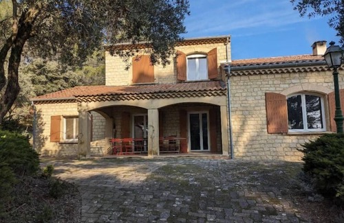 Sorgues Apartment | Elegant Maison en Campagne with Private Pool Near Avignon