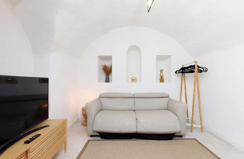 Le Suquet Villa | Discover Maison en Centre de Cannes - Le Suquet with Family Amenities