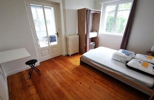 La Roche-sur-Yon House | Cozy Stay at MAISON EN COLOCATION with Kitchen Access