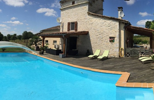 Montricoux House | Relaxing Maison en Pierre with Inviting Pool for Families