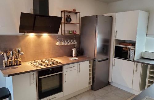 Gesnes-le-Gandelin House | Pet-Friendly Maison Ensoleillee with Oceanfront Pool Oasis