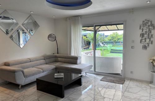 Cebazat Villa | Inviting Maison Entière with Pool & Hot Tub Amenities