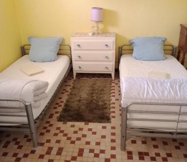 Montlucon House | Pet-Friendly Maison avec Garage et Parking pour Familles