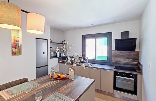 Colombiers House | Relax at Maison Entre Canal et Mer: Family-Friendly Retreat