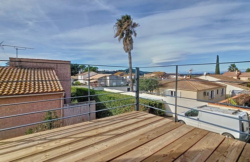 Colombiers House | Relax at Maison Entre Canal et Mer: Family-Friendly Retreat