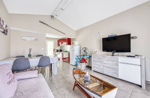 Ares House | Maison Escapades Marines – Terrace and Comfort in the Heart of the Village