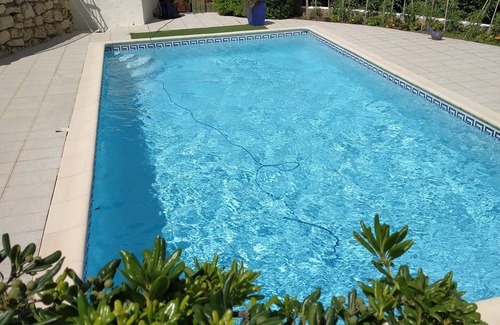 Pailhes House | Relaxing Retreat: Maison et Piscine in Languedoc’s Vines