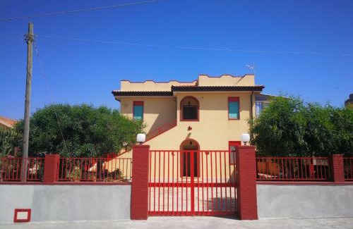 Agnone Bagni Apartment | Discover Oceanfront Bliss at Maison Etoile de Mer