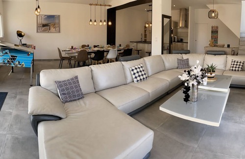 Brem Sur Mer House | Family-Friendly Maison Familiale Neuve Near the Ocean