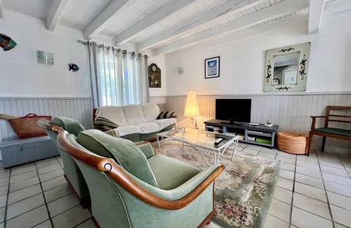 La Bree-les-Bains House | Family-Friendly Maison in La Brée-les-Bains Near Beach