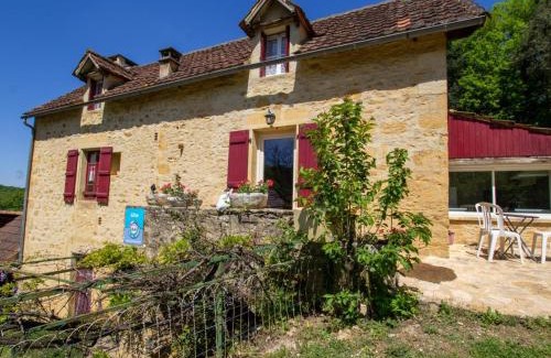 Sainte-Mondane House | Family Retreat with Garden Near Sarlat - Pet Friendly