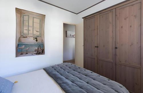 Lege-Cap-Ferret House | Maison familiale avec piscine au Cap Ferret Gîte chaleureux 5 chambres idéal pour familles avec enfants Proche plages pistes cyclables et forêt Calme confort et nature pour des vacances inoubliables proche Arcachon