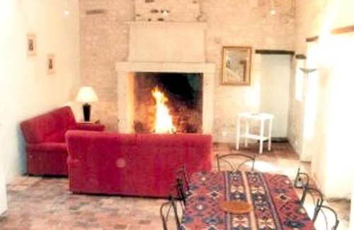 Braslou House | Peaceful Family Retreat Near Braslou with Garden Access