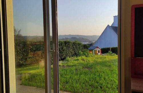 Finistere House | Family-Friendly Maison Proche Mer with Kitchen Amenities