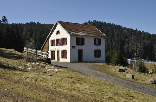 Le Grand Valtin Cabin | Discover Maison forestière de SCHMALICK: Family-Friendly Retreat