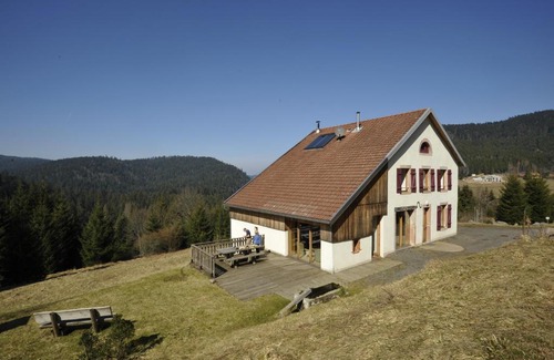 Le Grand Valtin Cabin | Discover Maison forestière de SCHMALICK: Family-Friendly Retreat