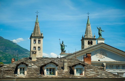 Aosta Apartment | Guest Rated 9.4 - Maison Forum, Pet & Child Friendly Stay