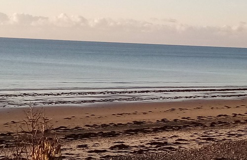 Bretteville-sur-Ay House | Oceanfront Retreat: Maison en Front de mer with Stunning Views