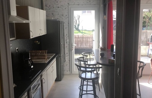 Saint-Georges-de-Didonne House | Cozy Maison Bord de Mer: Steps from Beach & Village