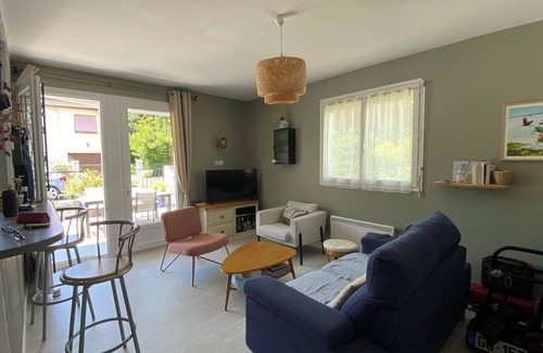 Saint-Georges-de-Didonne House | Cozy Maison Bord de Mer: Steps from Beach & Village