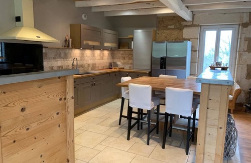 Saint-Julien-de-Crempse House | Explore Maison: Bergerie d'en Haut with Ocean View & Pool