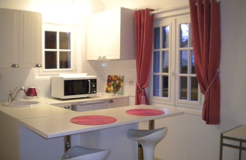 Sainte-Genevieve-les-Gasny Apartment | Romantic Getaway Near Giverny: Guest Rated 10/10