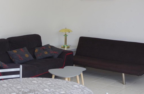 Villelongue-de-la-Salanque Apartment | Pet-Friendly Maison Plain Pied with Family Amenities