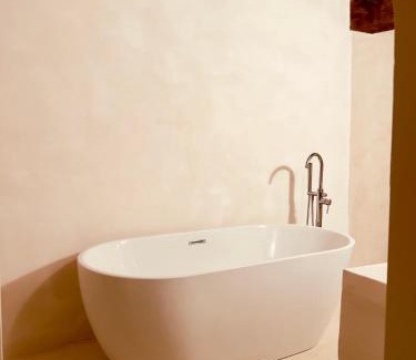 Champniers-et-Reillac Bed & Breakfast | Guest Rated 10/10 at Maison G.H. – Pet and Child Friendly Stay