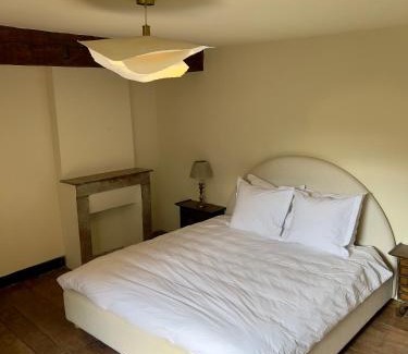 Champniers-et-Reillac Bed & Breakfast | Guest Rated 10/10 at Maison G.H. – Pet and Child Friendly Stay