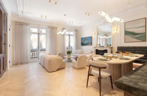 Champs-Elysees Apartment | Modern Maison Galante - Family-Friendly Apartments in Paris