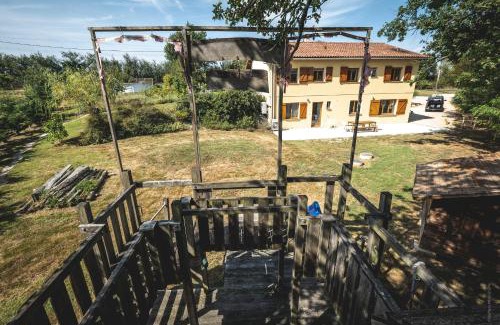 Beauvais-sur-Tescou House | Enjoy Family Fun at Maison Galine with Pool & Play Area