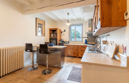 Manduel House | Elegant Maison Gisèle in Manduel - Family-Friendly Retreat
