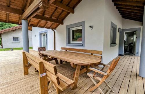 La Bresse House | Oceanfront Escape at Maison Gite Le Skieur - 4-Star Comfort