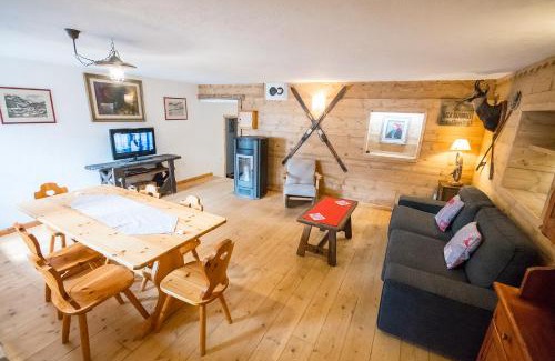 Courmayeur Apartment | Exceptional Family-Ready Retreat at Maison Glarey Courmayeur