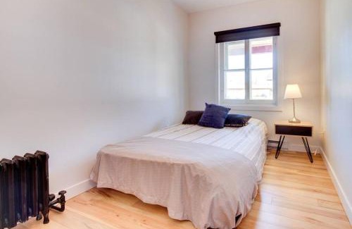 Quartier 5-4 Apartment | Cozy Maison Grenier - Le Nid: Family-Friendly Retreat