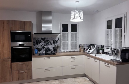 Saint-Trojan-les-Bains Villa | Serene Maison Haut de Gamme: Ocean Views & Pet-Friendly Stays