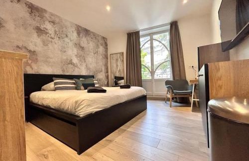 Clermont Ferrand City Centre Apartment | Central Maison for 20 Guests - Perfect Family Getaway