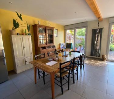 Maillets - Bellevue Villa | Cozy Maison Near Parade with Garden and Cathedral Views