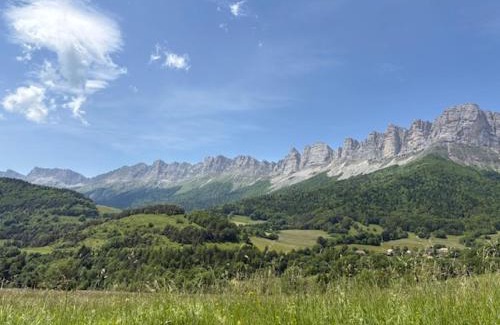 Chateau-Bernard House | Maison indépendante au pied du Vercors - Gîte du Mas Roux