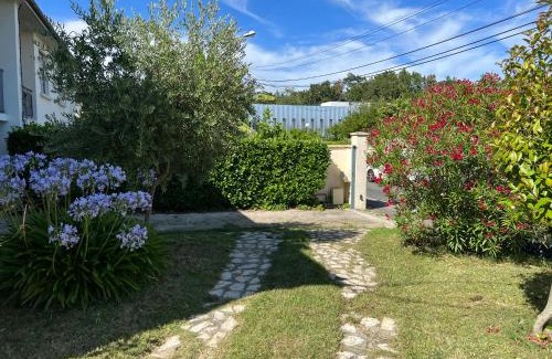Lormont House | Independent Maison with 6 Bedrooms Near Tram A - Family Friendly