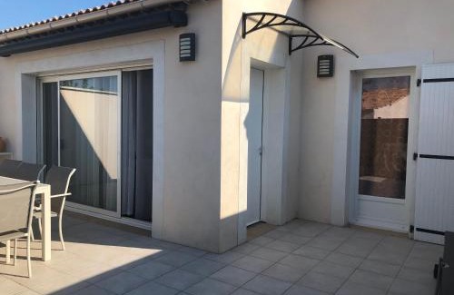 Uzes House | Convenient Stay: Walk to City Center, Family-Friendly Amenities