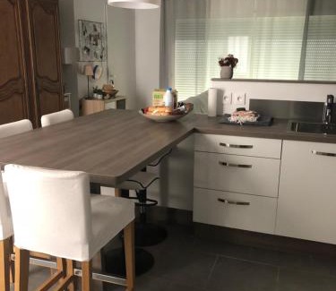 Uzes House | Convenient Stay: Walk to City Center, Family-Friendly Amenities